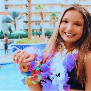 Meet your Posher, Nikki